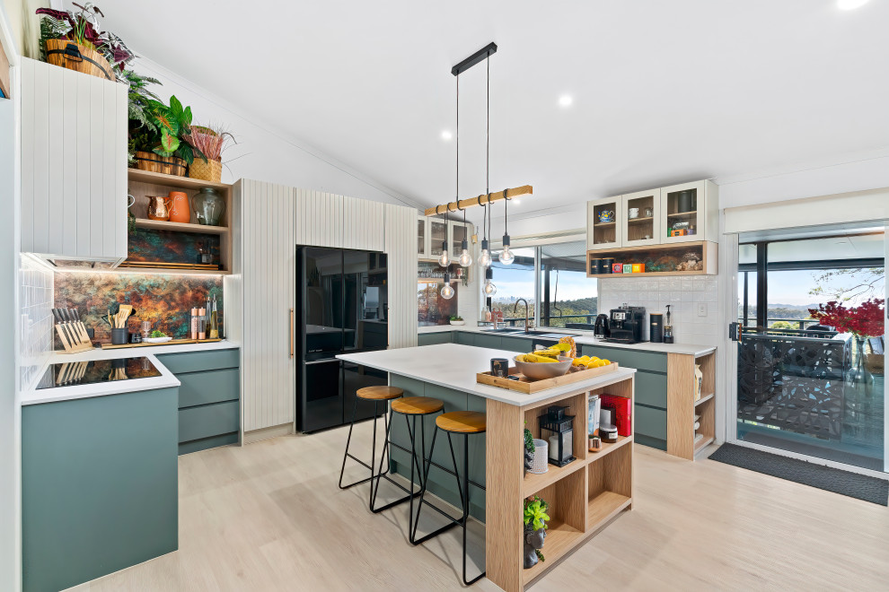 Inspiration for a mid-sized contemporary kitchen in Gold Coast - Tweed.