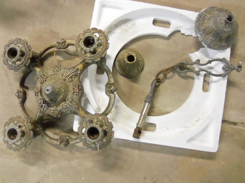 How to clean up this vintage light