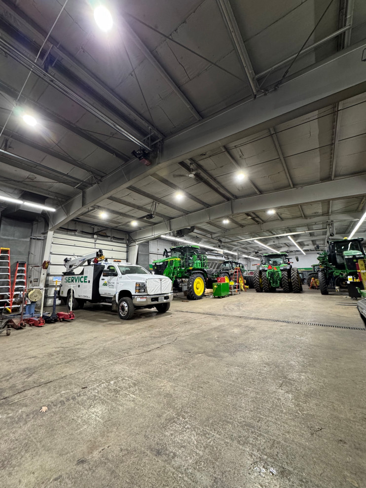 TRACTOR CENTRAL / LED CONVERSION