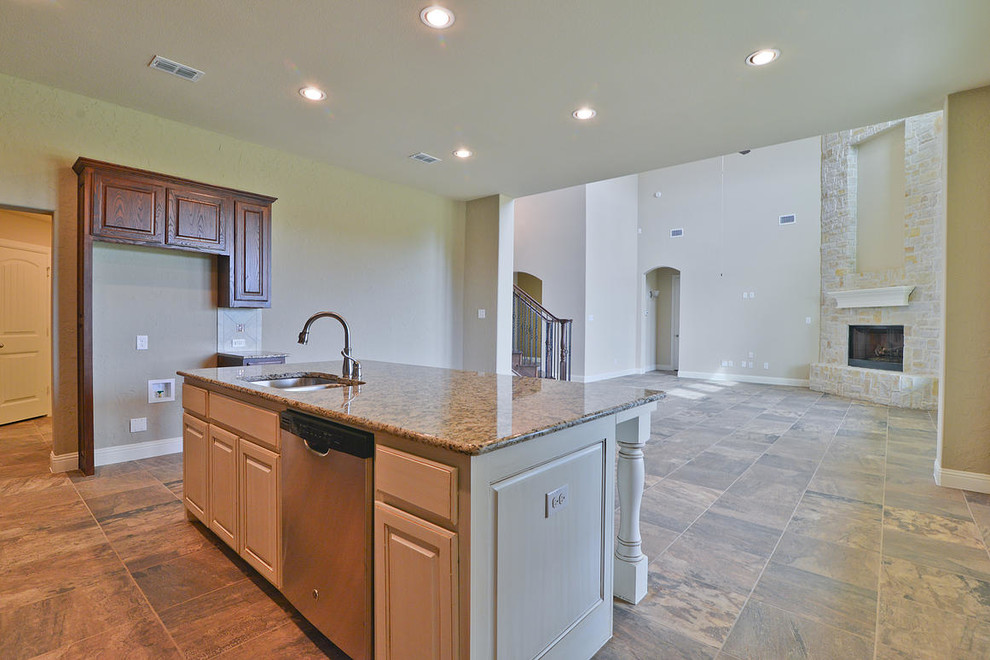 Example of a transitional kitchen design in Dallas