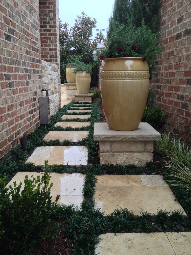 Small Courtyard / Big Impact