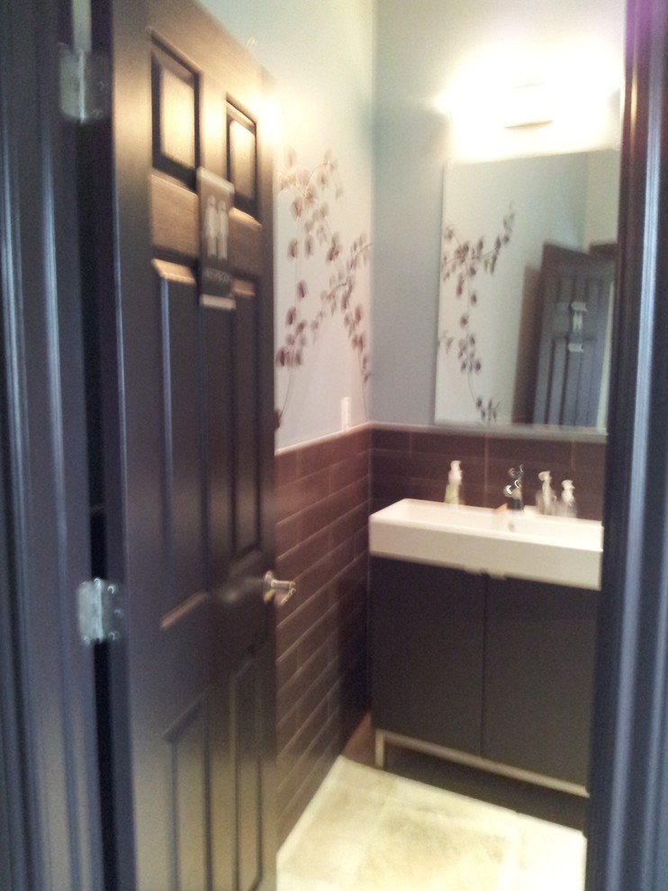 Inspiration for a transitional bathroom remodel in Toronto
