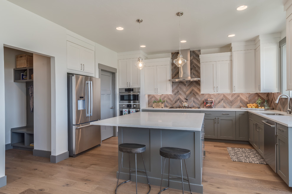 Kitchen - transitional kitchen idea in Boise