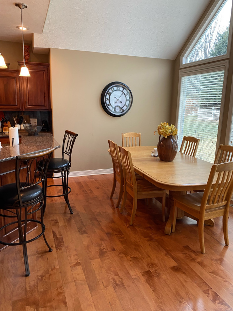 kitchen table ideas and wall decor