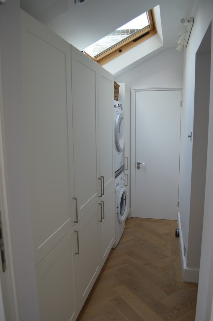 Modern Wardrobe In Pinner, London By Kudos Interior Designs retro-koekken