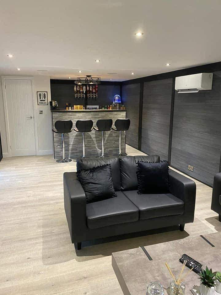 Garçonnière - home cinema et coin bar en sous-sol