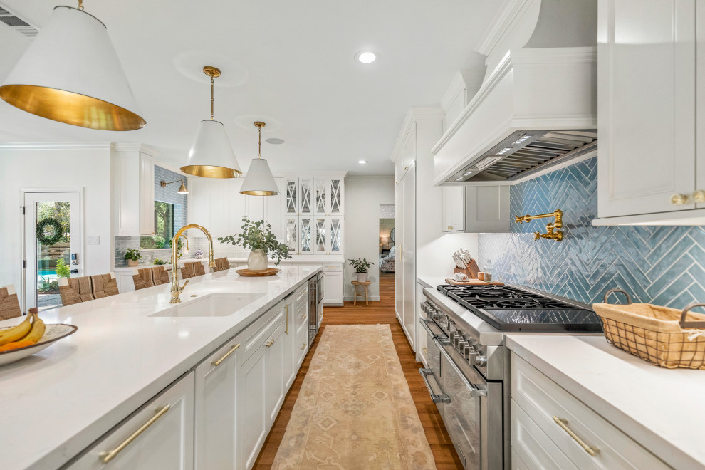 Inspiration for a transitional kitchen remodel in Houston