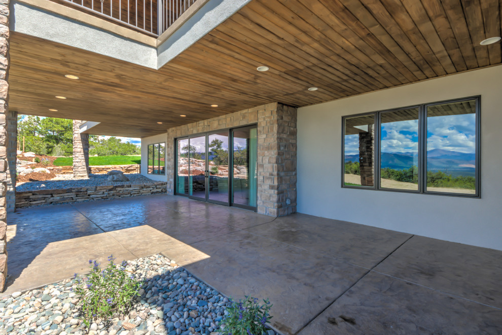 Inspiration for a transitional home design remodel in Denver