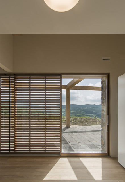 casa IS contemporary-bedroom