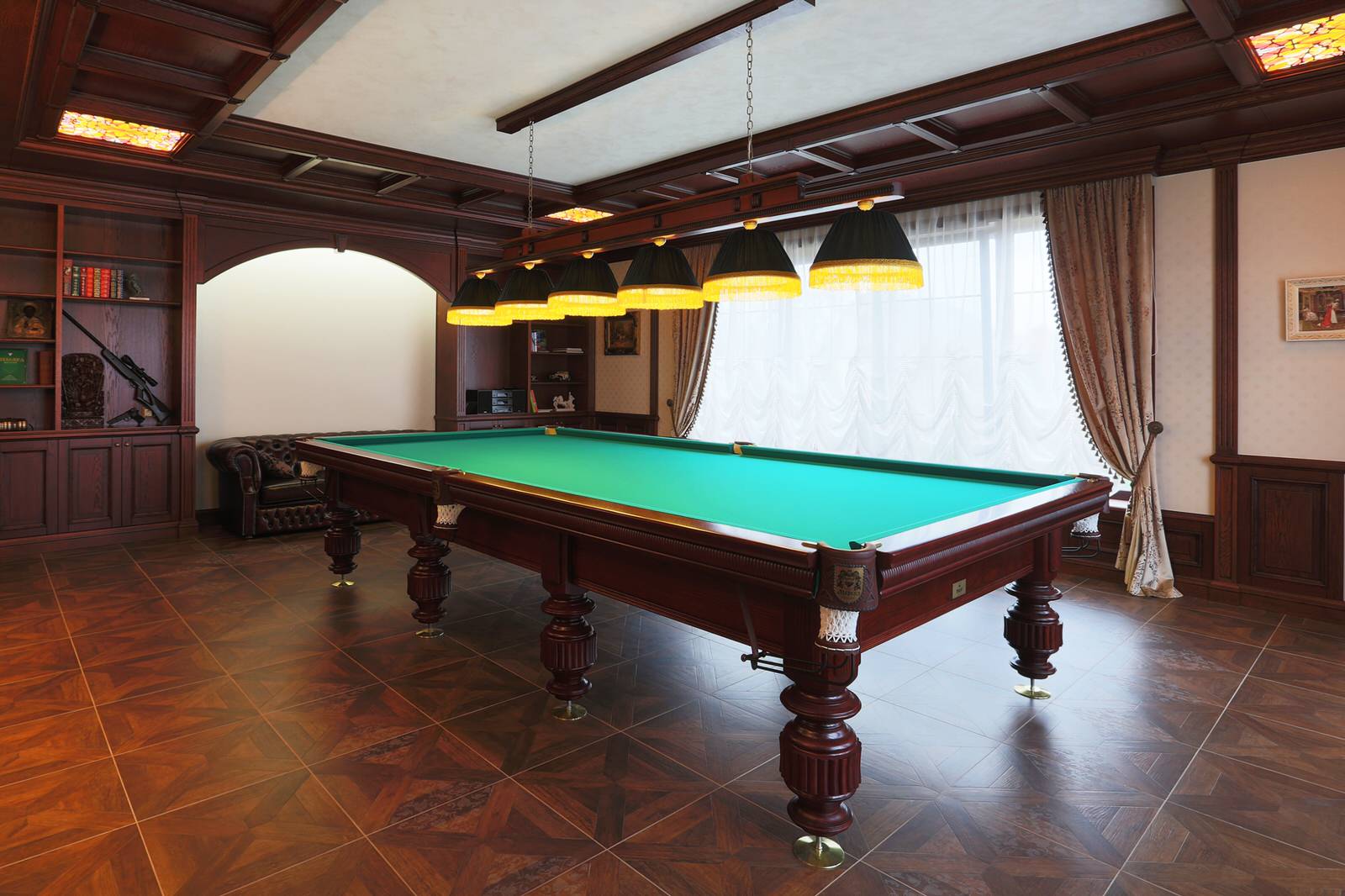 Бильярдная комната в доме