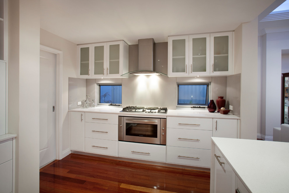 Photo of a mid-sized contemporary kitchen in Perth with with island.