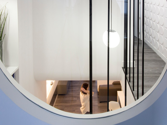 Duplex en M&oacute;stoles, Madrid contemporary-hallway-and-landing