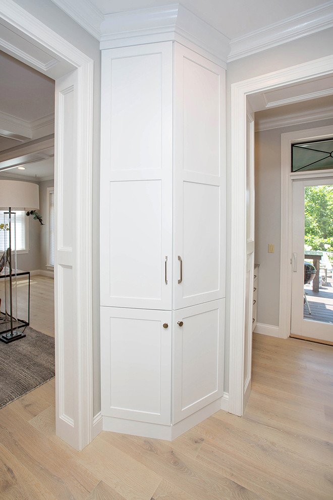 Example of a transitional kitchen design in Cincinnati