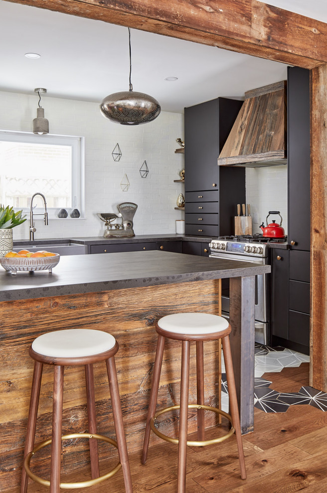 Inspiration for a rustic kitchen remodel in Toronto