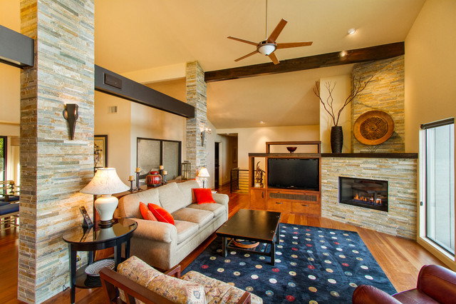 Mid-Century Remodel asiatisk-vardagsrum