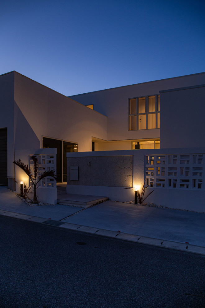 名古屋にある地中海スタイルのおしゃれな家の外観の写真
