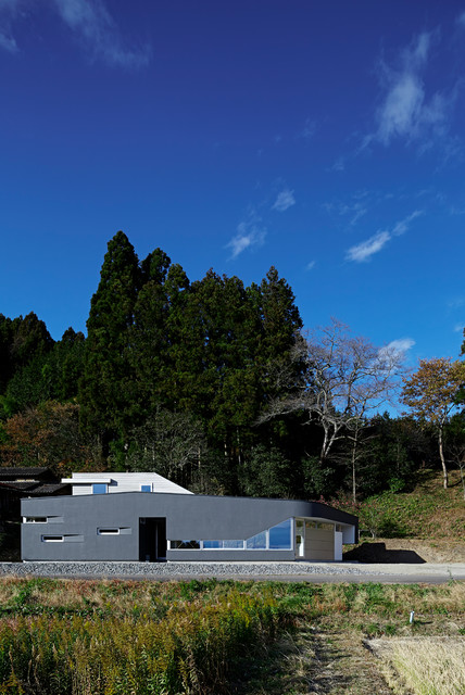 e_house contemporain-facade