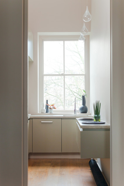 Bespoke Flat Design modern-kitchen
