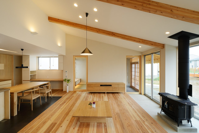 豊橋 牛川町の家2014 moderne-japonais-salon