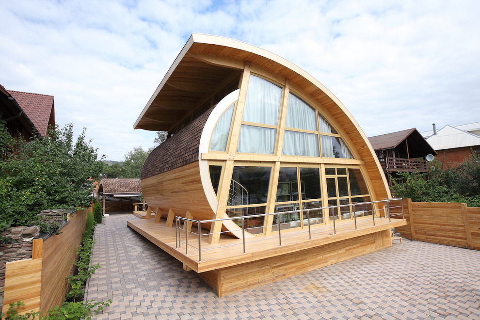 Не обычная архитектура Красноярска - дом на берегу Енисея