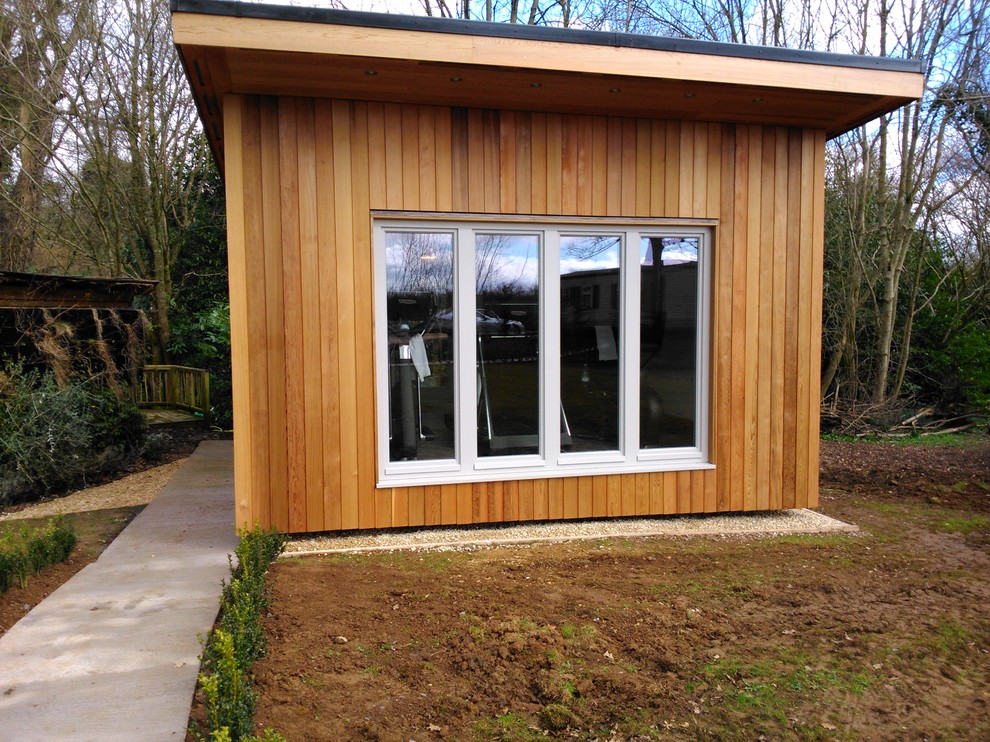 Mid-sized contemporary shed and granny flat in Cheshire.