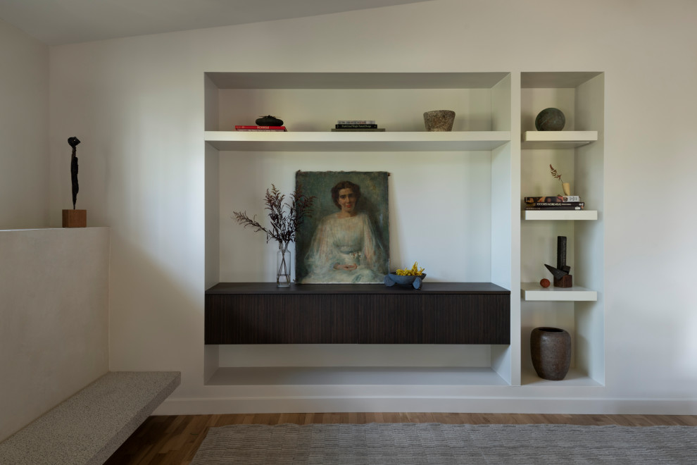 Minimalist home design photo in San Diego