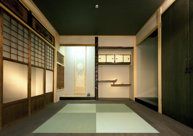 石の家 moderne-japonais-salle-de-sejour
