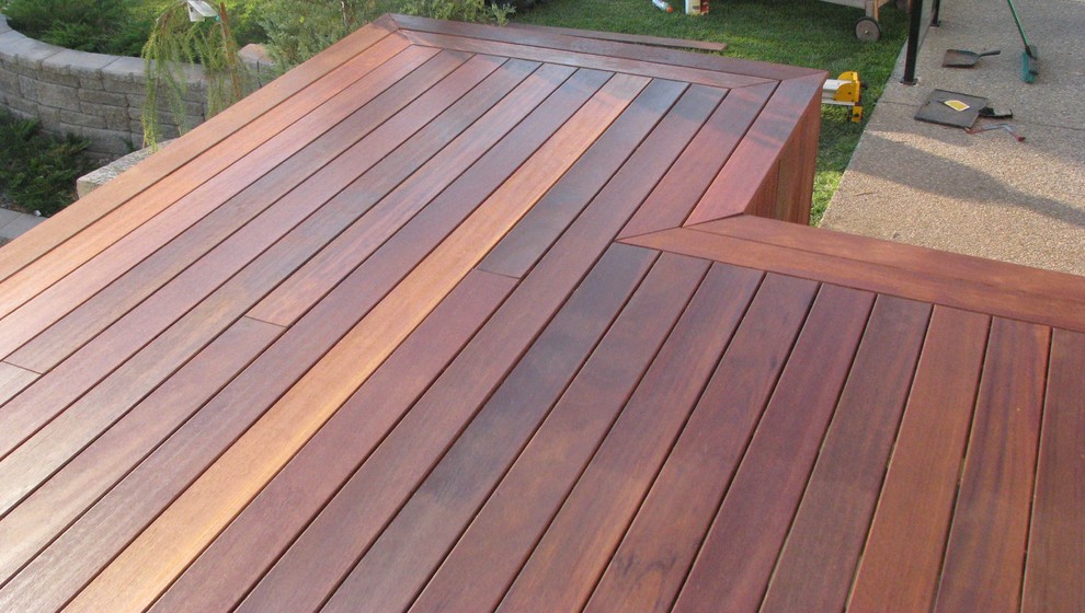 Photo of a tropical deck in Calgary.