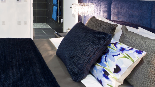 Super B contemporary-bedroom