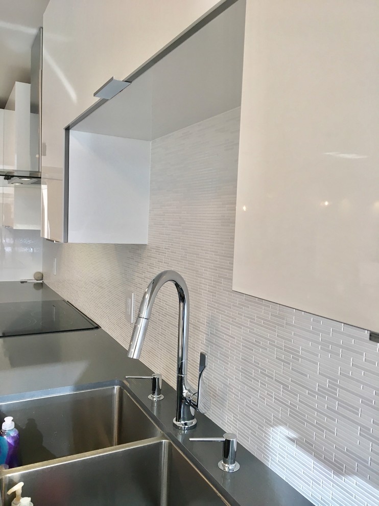 The kitchen island