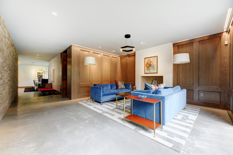 Transitional home design photo in Austin