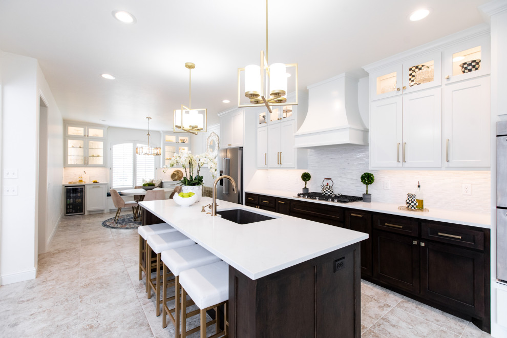 Inspiration for a transitional kitchen remodel in Oklahoma City