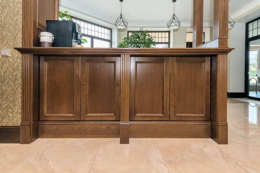 Мебель предметы интерьера в загородном доме.