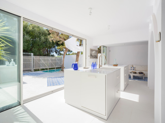 Ca&acute;Bl&uacute; contemporary-kitchen