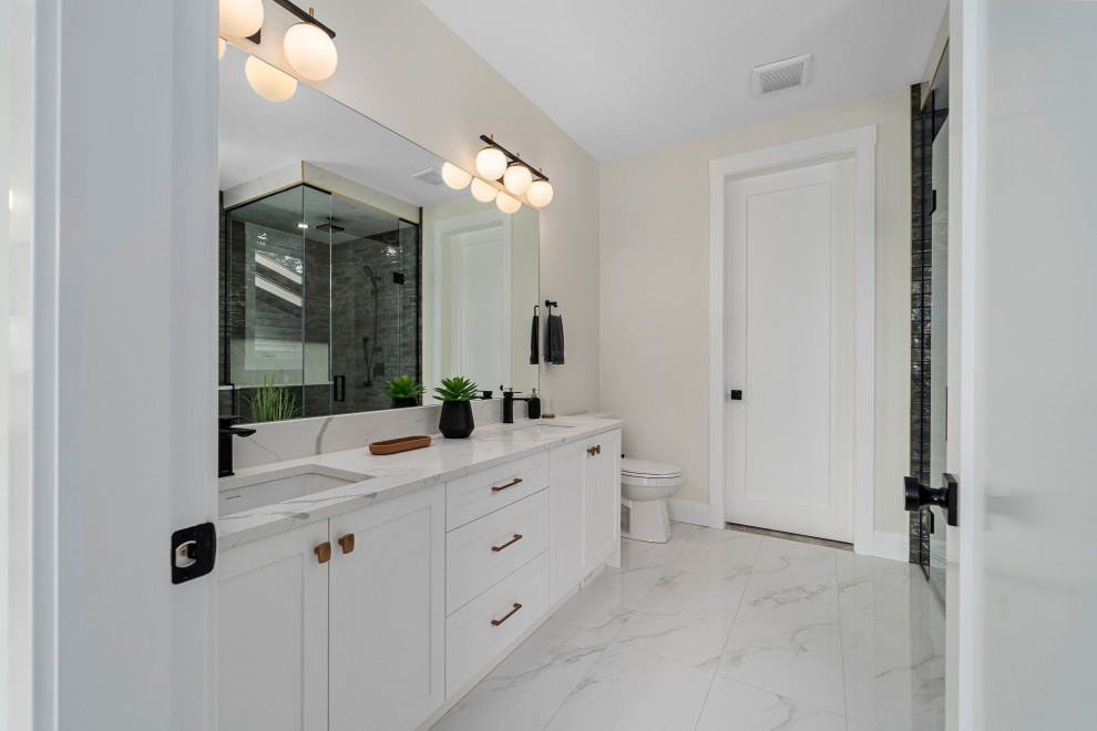 Inspiration for a transitional bathroom remodel in Calgary