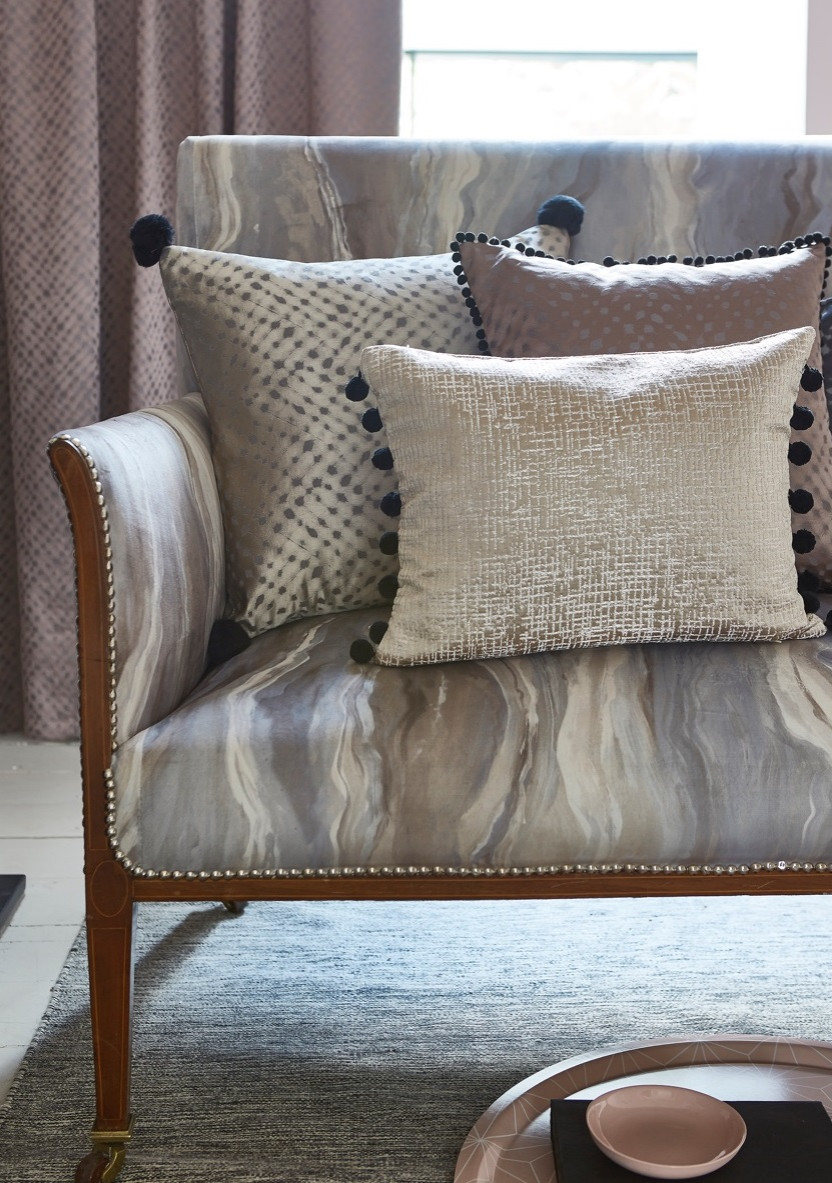 Металлические оттенки и натуральные фактуры