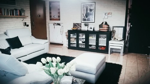 C\'è qualcosa che stona nella disposizione arredo C\'è qualcosa che stona nella disposizione arredo