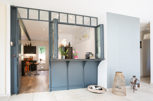 Verri&egrave;re industrial-family-room