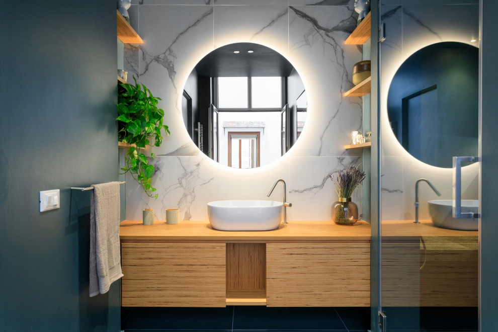 Inspiration for a contemporary bathroom remodel in Catania-Palermo