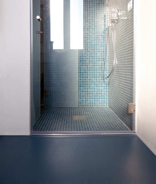 CLASSIC MATTERS contemporary-bathroom