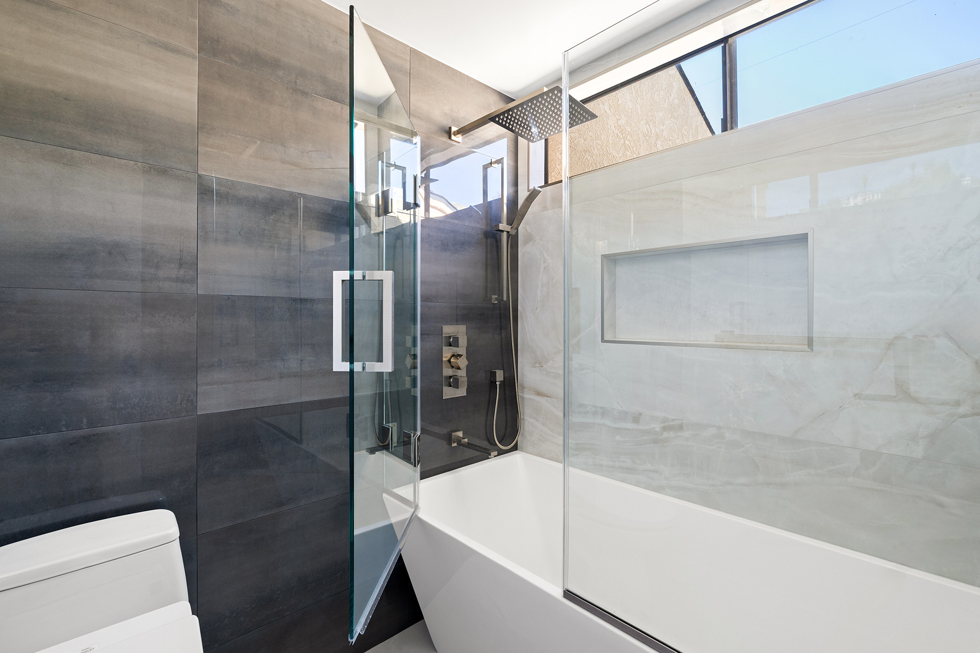 Woodland Hills, CA / Bathroom Remodel