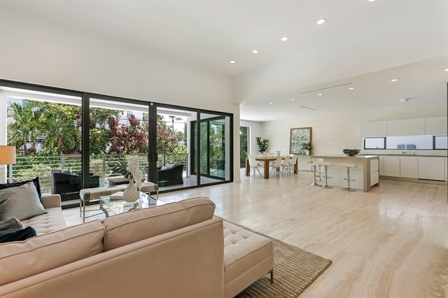 Glenridge, Key Biscayne, FL modern-living-room