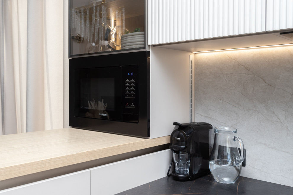 Современная кухня в частном доме