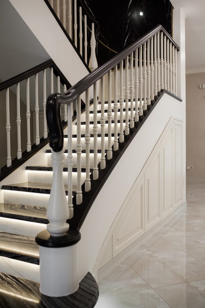 Лестница из мрамора