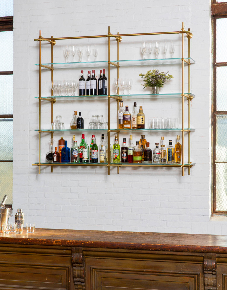 Inspiration pour un petit bar de salon linéaire vintage avec des étagères flottantes.