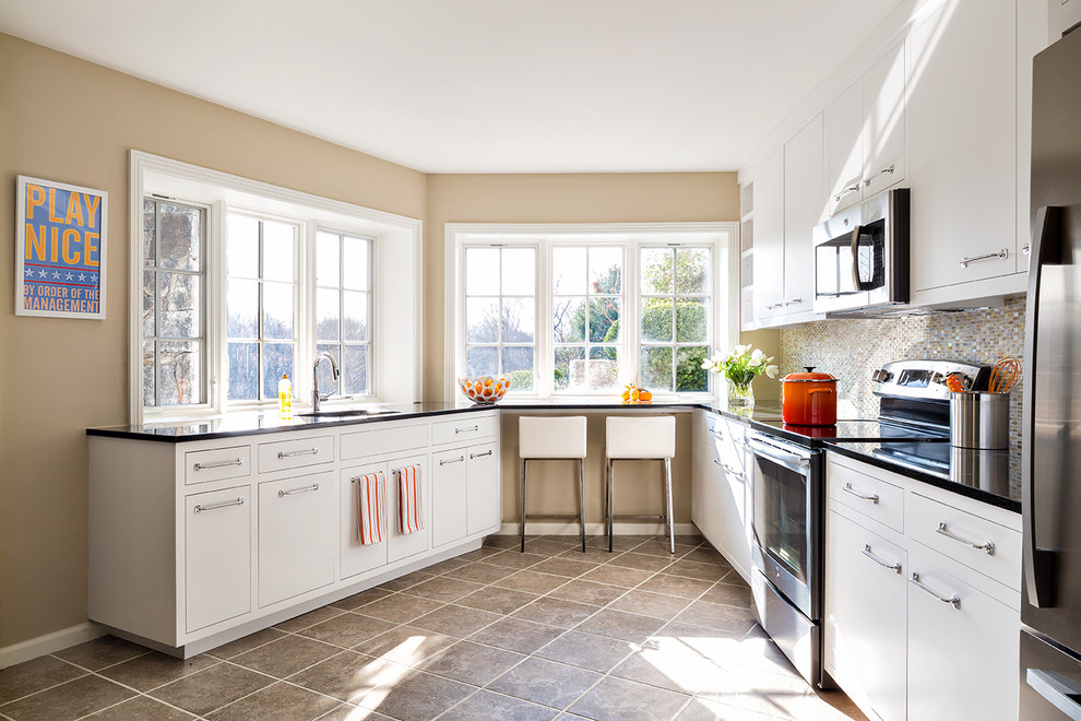 Transitional kitchen photo in New York