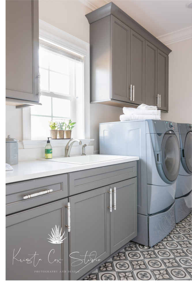 Home design - transitional home design idea
