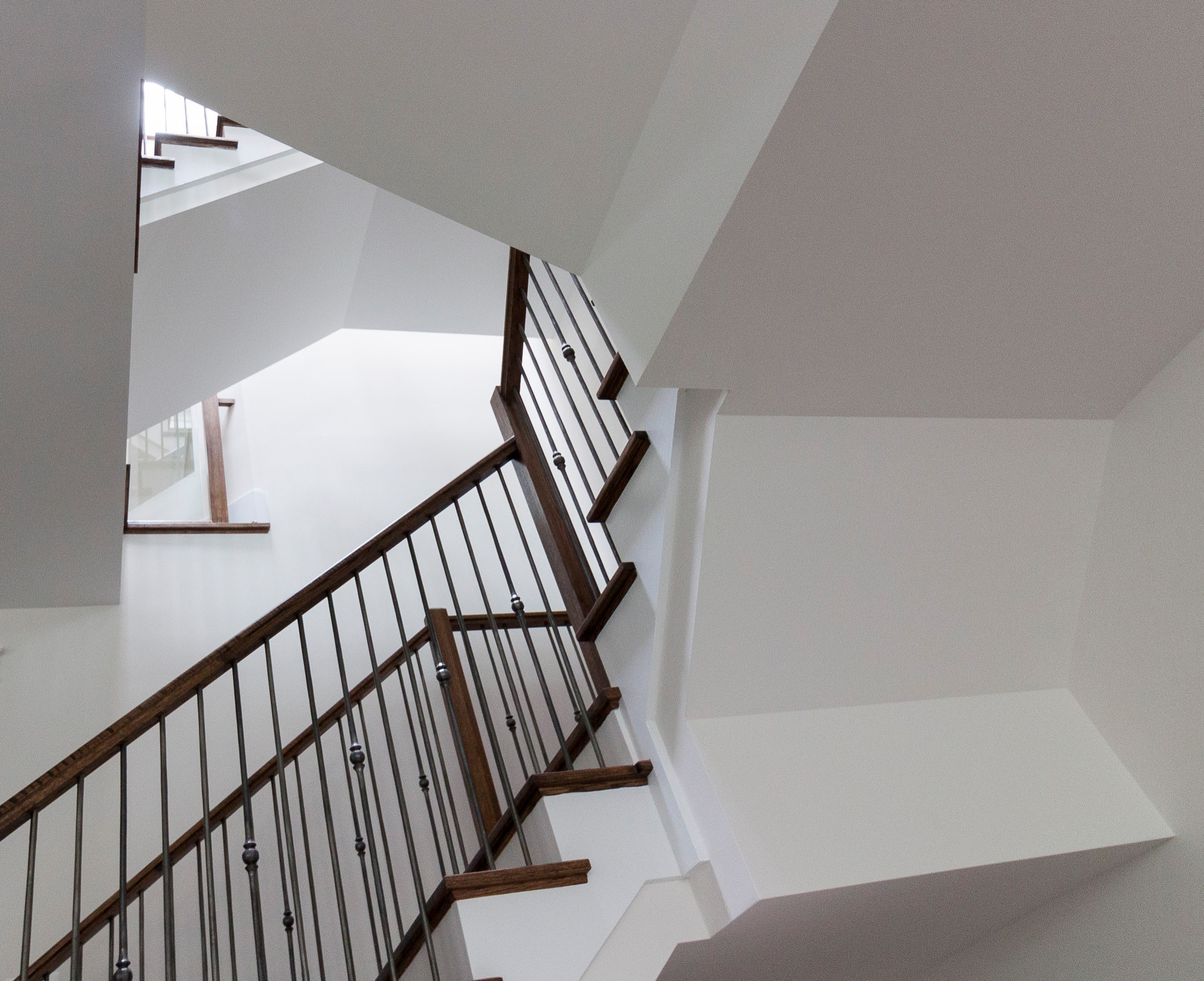 44_Clean and Contemporary Open Staircase, McLean, VA 22101