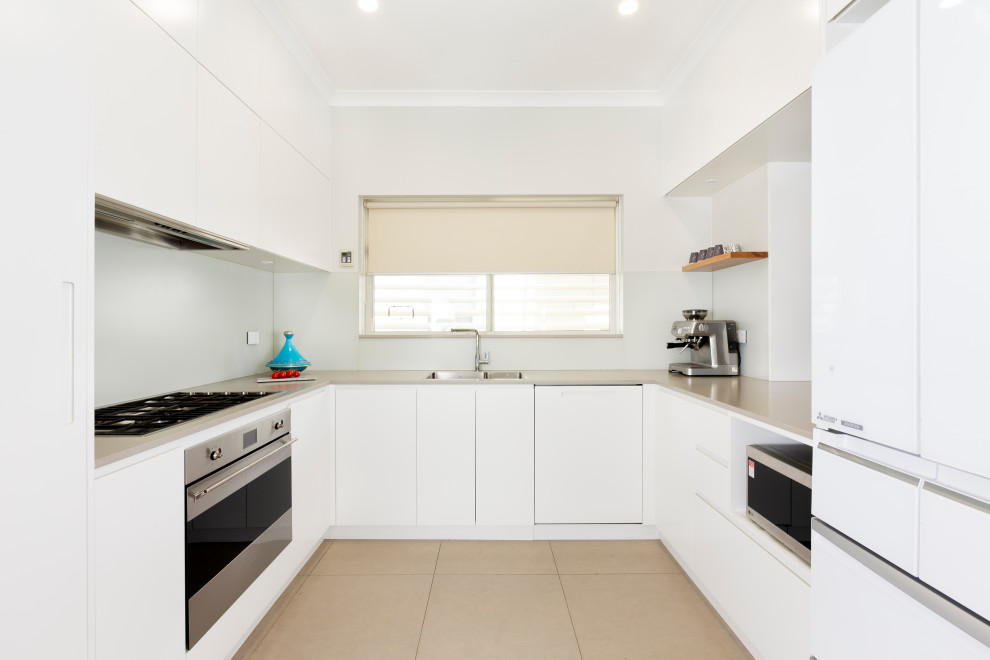 Photo of a large contemporary kitchen in Sydney.
