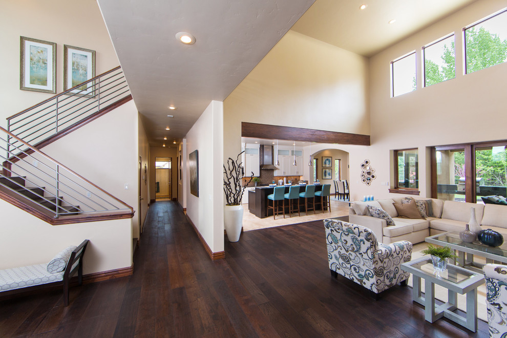 Design ideas for a transitional living room in Boise.